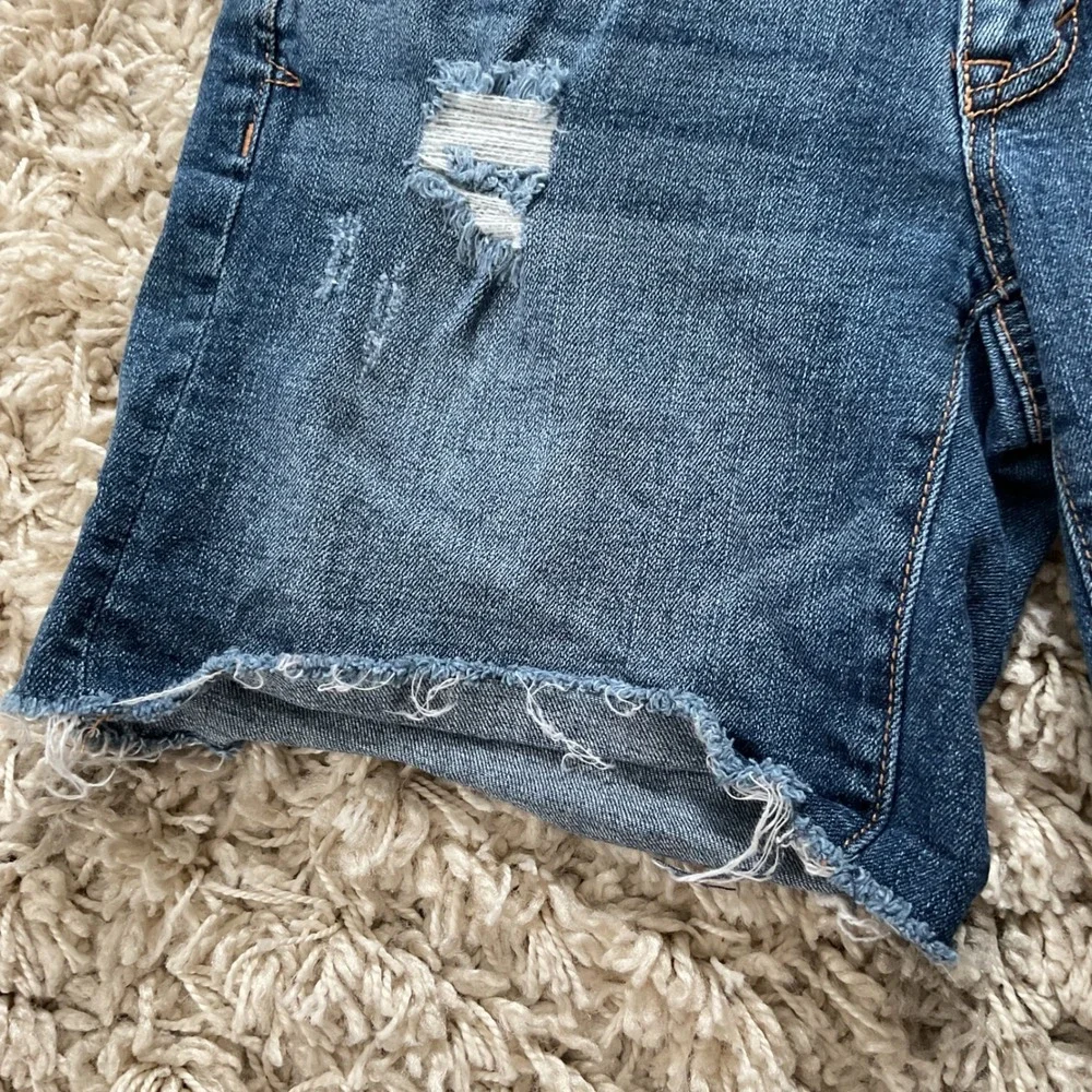Aeropostale Boyfriend Denim Shorts Womens 00 Distressed Raw Hem Medium‎ Wash